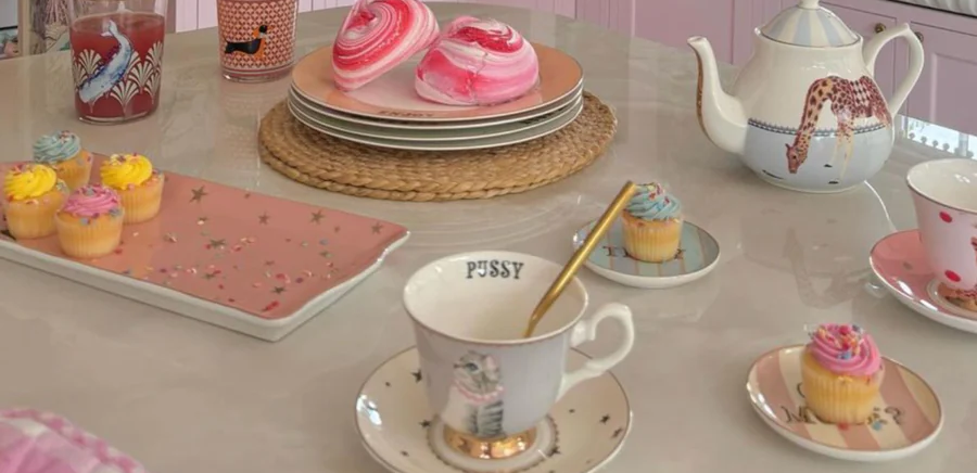 ヴィンテージの美学とユニークなイラストレーションを組み合わせたブランド YVONNE ELLEN